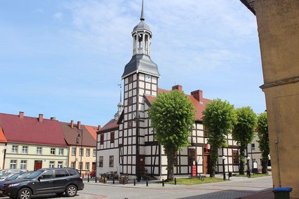 zeigt Kirche von Neuwarp 