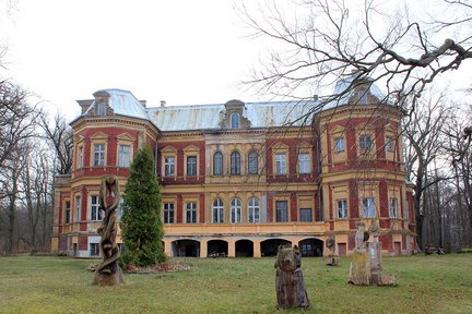 zeigt Schloss bei Neuwarp 